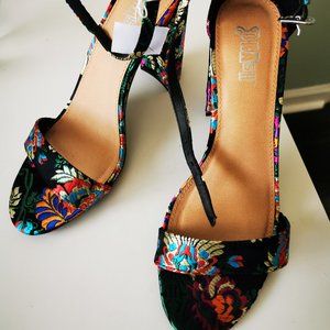 Brash women's Houston brocade heels size 8.5